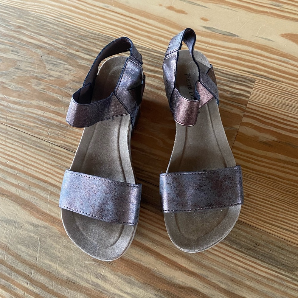 Pierre Dumas Wedges